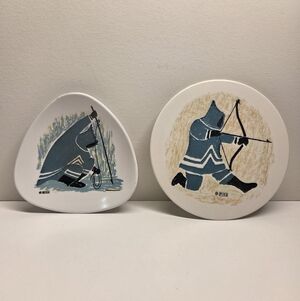 Vintage Ornamin by Ornamold Set of 2 Inuit Hunters Melamine Plates/Trays, Marked